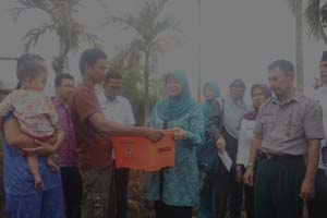  Hj Zulaikha Tinjau Korban Kebakaran di Desa Mumpa Inhil